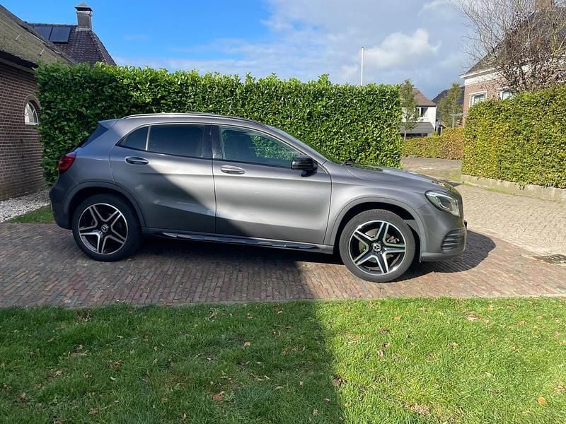 Occasion Mercedes GLA220 AMG line 184 PK (135 kW) 2020 Grijs SUV