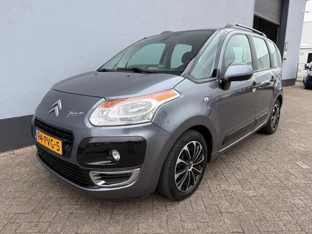Grijs, metallic lak Gebruikt 2011 Citroën C3 Picasso MPV | € 4.450 (Eerlijke prijs) - Afbeelding 1/4