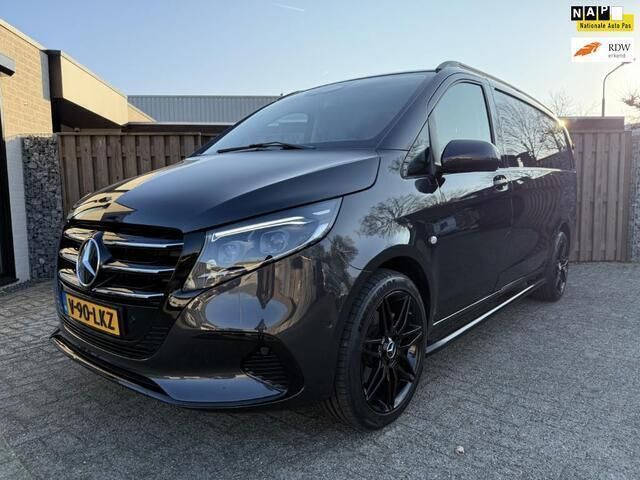 Grijs Gebruikt 2024 Mercedes Vito MPV | € 45.950 - Afbeelding 1/4