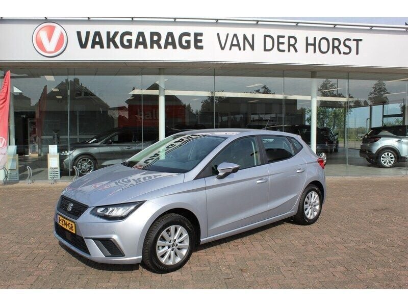 Zilver Gebruikt 2021 Seat Ibiza Style Hatchback | € 20.880 (Duur) - Afbeelding 1/4