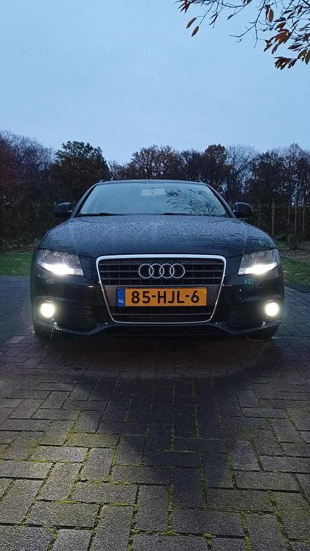 Zwart Gebruikt 2009 Audi A4 Business Stationwagen | € 3.950 (Super prijs) - Afbeelding 1/4