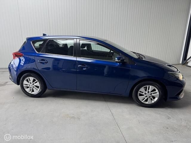 Occasion Toyota Auris 2018 Blauw (metallic) Hatchback