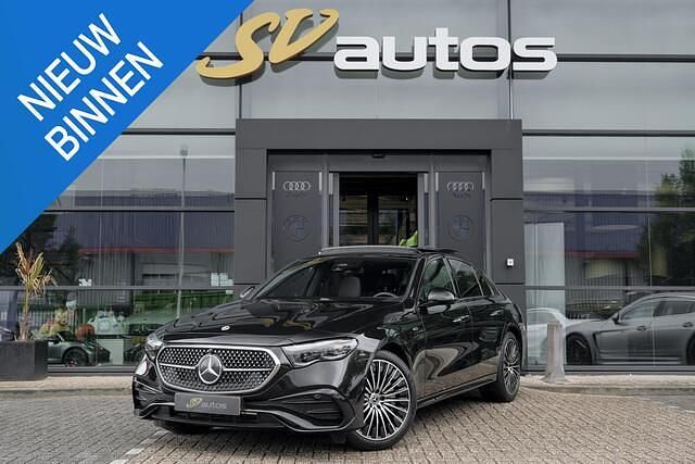 Zwart Gebruikt 2025 Mercedes E300 AMG Sedan | € 74.950 (Duur) - Afbeelding 1/4