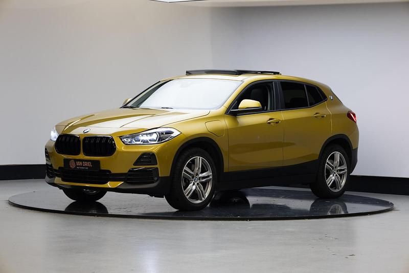 Goud Gebruikt 2021 BMW X2 Executive SUV | € 29.445 (Eerlijke prijs) - Afbeelding 1/4