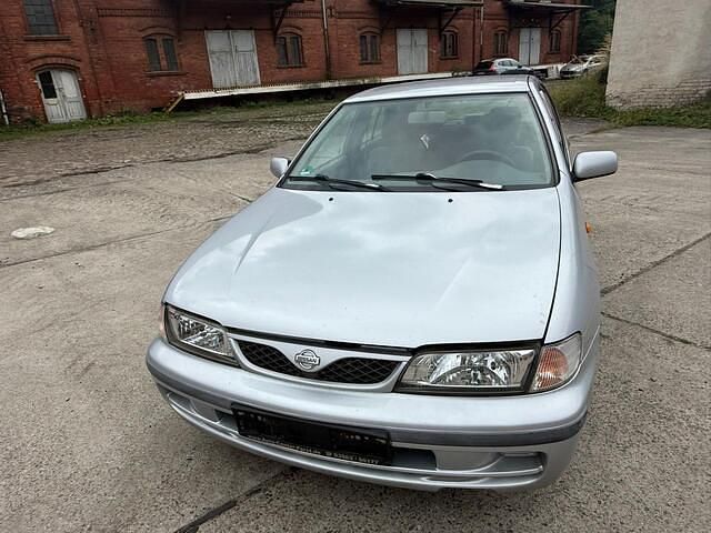 Grijs Gebruikt 1999 Nissan Almera | € 1.750 - Afbeelding 1/4