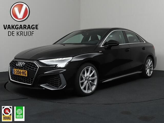 Zwart Gebruikt 2021 Audi A3 Sport Sedan | € 25.750 (Eerlijke prijs) - Afbeelding 1/4