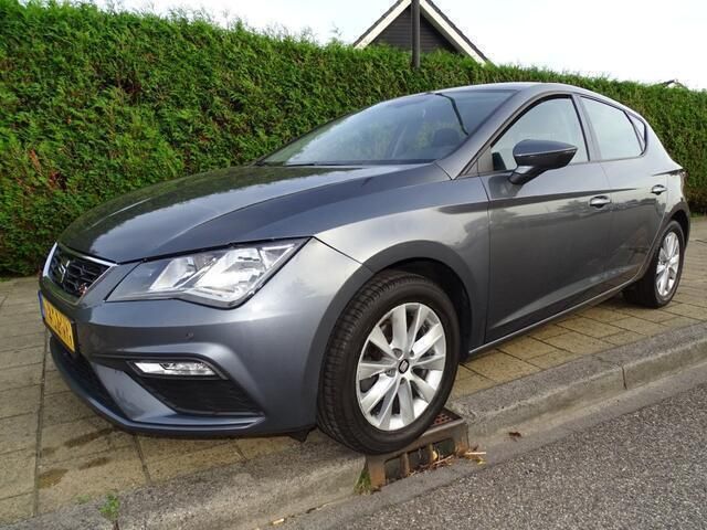 Grijs Gebruikt 2017 Seat Leon Style Hatchback | € 12.950 (Eerlijke prijs) - Afbeelding 1/4