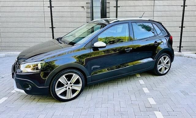 Zwart Gebruikt 2012 VW Polo Cross Executive Hatchback | € 5.400 (Eerlijke prijs) - Afbeelding 1/4
