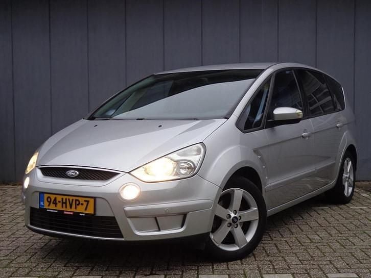 Grijs (metallic) Occasion 2009 Ford S-MAX S MPV | € 4.995 (Duur) - Afbeelding 1/4