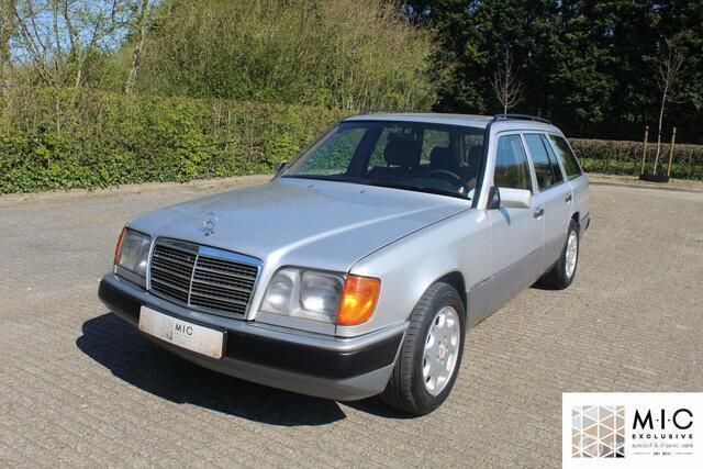 Grijs Gebruikt 1994 Mercedes E280 Stationwagen | € 5.950 - Afbeelding 1/4
