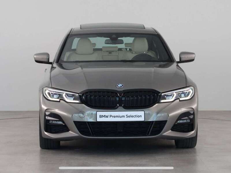Grijs Gebruikt 2022 BMW 330e M Sport Sedan | € 38.500 (Eerlijke prijs) - Afbeelding 1/4