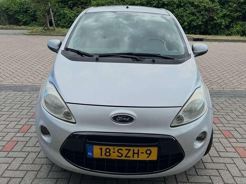 Occasion Ford Ka Metall 69 PK (50 kW) 2012 Zilver Hatchback