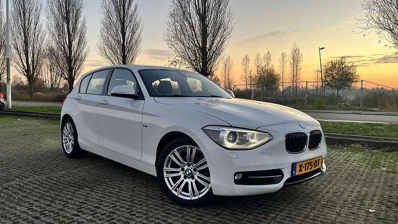 Wit Gebruikt 2013 BMW 116 Executive Hatchback | € 9.995 (Eerlijke prijs) - Afbeelding 1/4