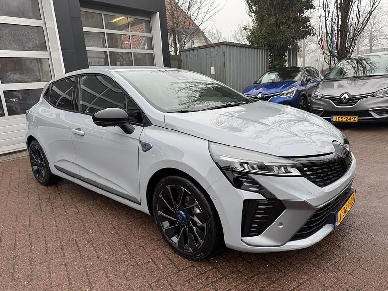 Occasion Renault Clio V Bose Edition 143 PK (105 kW) 2024 Grijs Hatchback