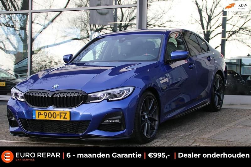 Blauw Occasion 2022 BMW 320e M Sport Sedan | € 28.795 (Eerlijke prijs) - Afbeelding 1/4