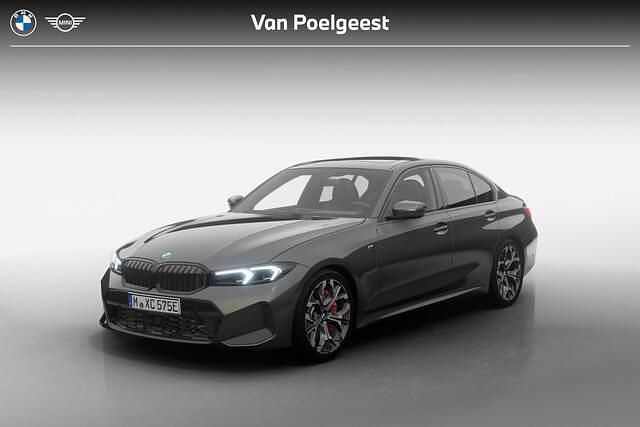 Grijs Nieuw 2025 BMW 330 Comfort Edition Sedan | € 72.384 - Afbeelding 1/4