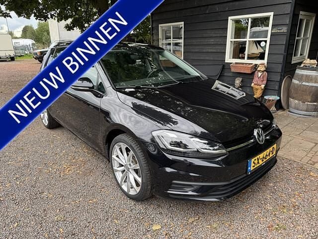 Zwart Gebruikt 2018 VW Golf VII Trendline Hatchback | € 14.450 (Goede deal) - Afbeelding 1/4