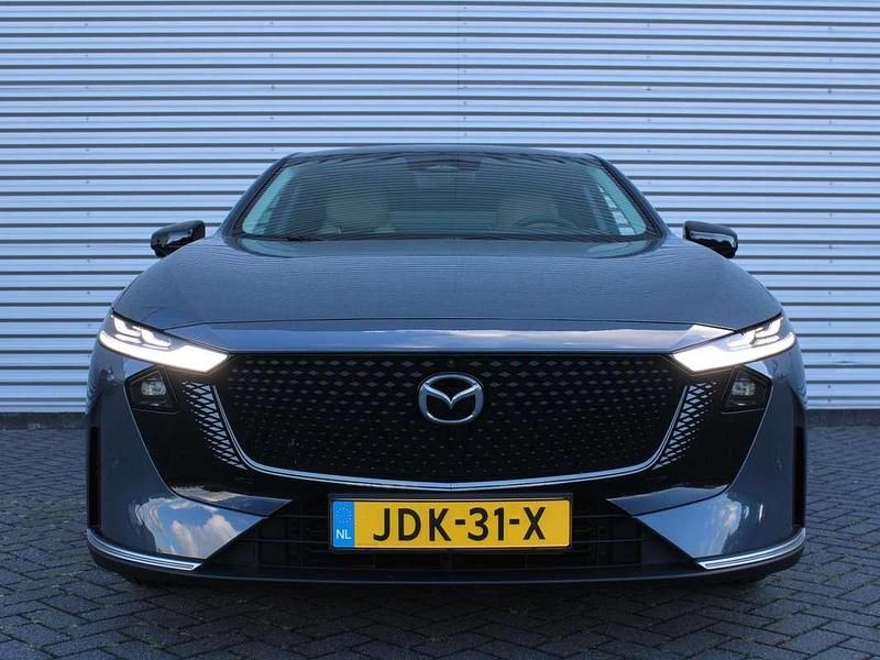 Grijs Nieuw 2025 Mazda 6e Takumi-Line Hatchback | € 44.750 (Eerlijke prijs) - Afbeelding 1/3