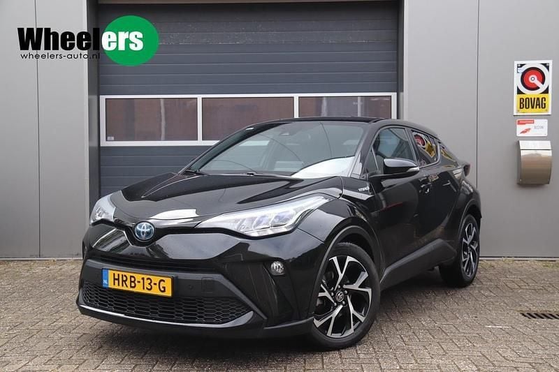 Zwart Gebruikt 2021 Toyota C-HR SUV | € 23.995 (Eerlijke prijs) - Afbeelding 1/4