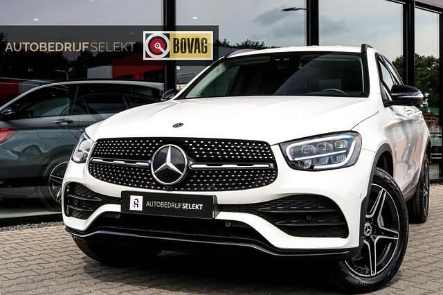 Wit Gebruikt 2021 Mercedes GLC300 AMG SUV | € 36.900 (Eerlijke prijs) - Afbeelding 1/4