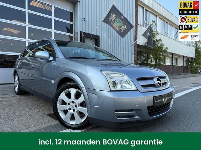 Grijs Gebruikt 2005 Opel Signum Stationwagen | € 5.950 - Afbeelding 1/4
