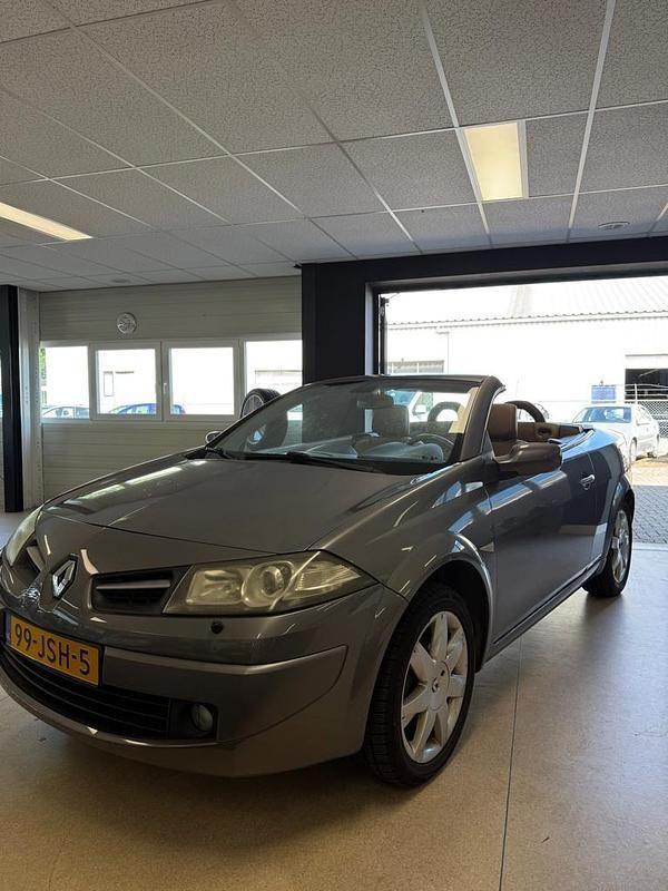 Cabriolet Gebruikt 2009 Renault Mégane Cabriolet Cabriolet | € 8.250 - Afbeelding 1/4