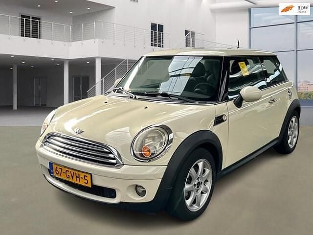 Wit Gebruikt 2008 Mini ONE Hatchback | € 1.950 (Goede deal) - Afbeelding 1/4