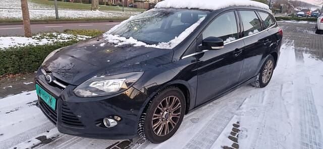 Zwart Occasion 2012 Ford Focus Titanium Stationwagen | € 2.750 (Super prijs) - Afbeelding 1/4