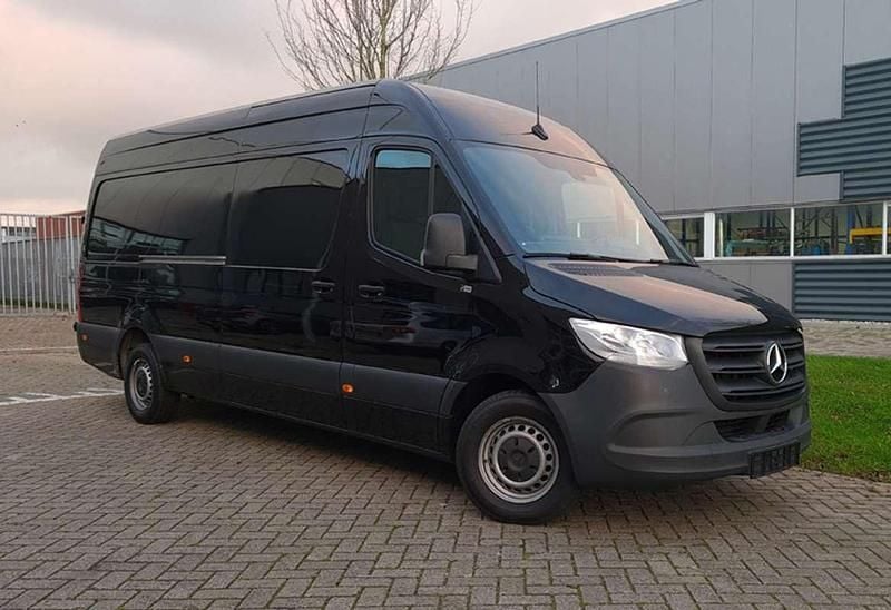 Zwart Gebruikt 2020 Mercedes Sprinter Van | € 31.900 (Iets duurder) - Afbeelding 1/4