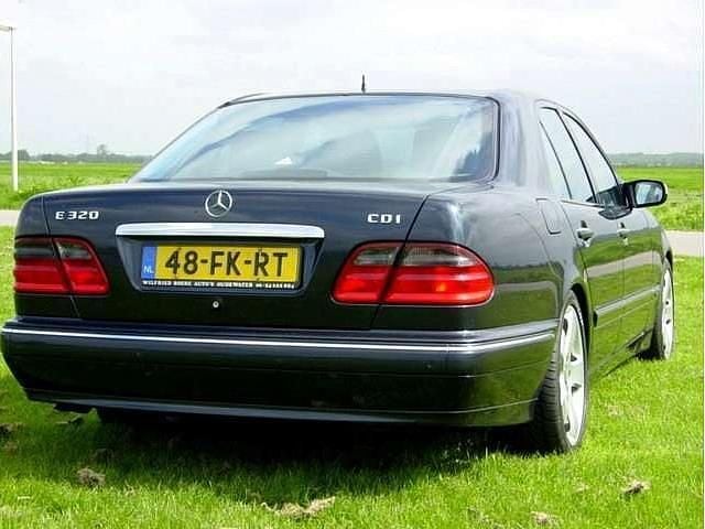 Occasion Mercedes E320 Avantgarde 197 PK (144 kW) 2000 Blauw Sedan
