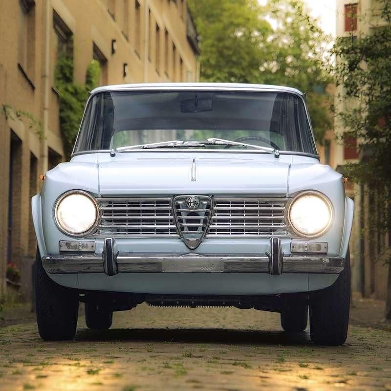 Blauw Gebruikt 1965 Alfa Romeo Giulia 1300 Sedan | € 24.750 - Afbeelding 1/4