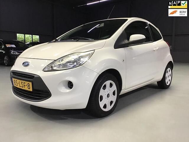 Wit Gebruikt 2010 Ford Ka Cool & Sound Edition Hatchback | € 3.500 (Eerlijke prijs) - Afbeelding 1/4