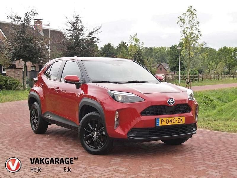 Rood Occasion 2022 Toyota Yaris Cross Business Edition SUV | € 22.995 (Goede deal) - Afbeelding 1/4