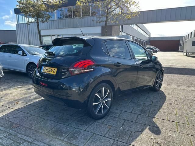 Occasion Peugeot 208 Active 99 PK (72 kW) 2015 Zwart Hatchback