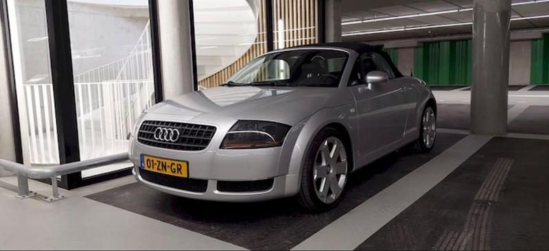 Zilver (metallic) Occasion 2004 Audi TT Roadster Cabriolet | € 9.911 (Eerlijke prijs) - Afbeelding 1/4