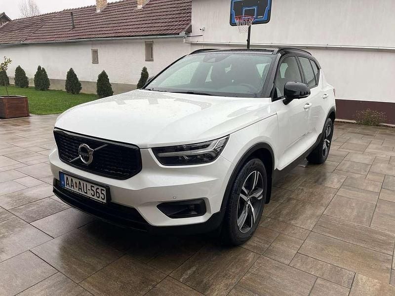 Wit Gebruikt 2020 Volvo XC40 R-Design SUV | € 34.000 - Afbeelding 1/4