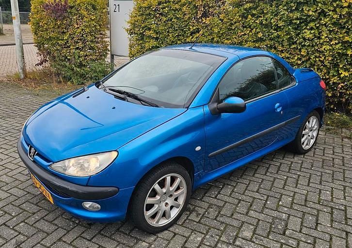 Gebruikt 2002 Peugeot 206 CC Cabriolet | € 1.225 (Duur) - Afbeelding 1/1