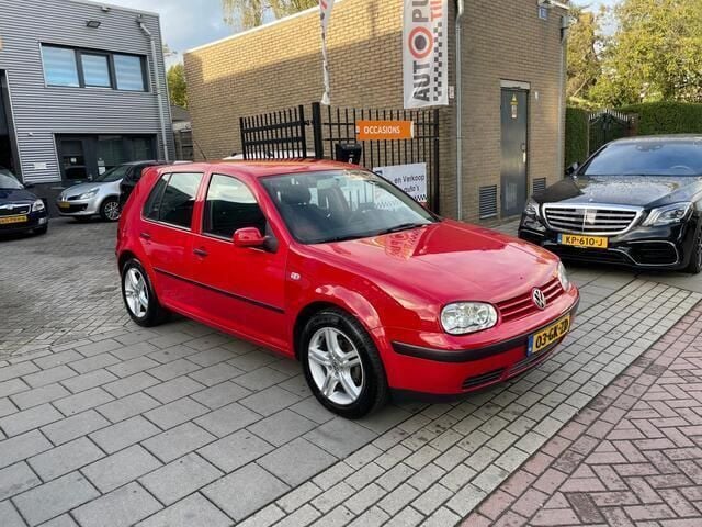 Occasion VW Golf IV Trendline 75 PK (55 kW) 2001 Rood, metallic lak Hatchback