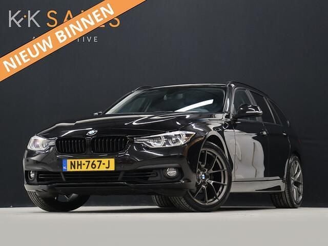 Zwart Gebruikt 2016 BMW 318 Luxury Line Stationwagen | € 16.940 (Eerlijke prijs) - Afbeelding 1/4