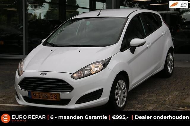 Wit Gebruikt 2015 Ford Fiesta Style Hatchback | € 6.295 (Eerlijke prijs) - Afbeelding 1/4