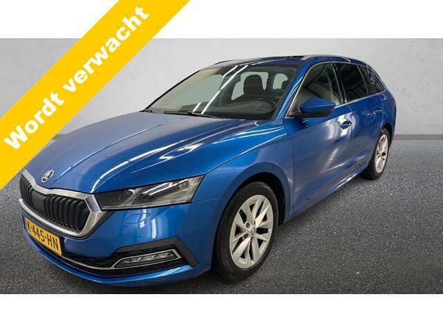 Blauw Occasion 2021 Skoda Octavia First Edition Stationwagen | € 20.950 (Eerlijke prijs) - Afbeelding 1/4
