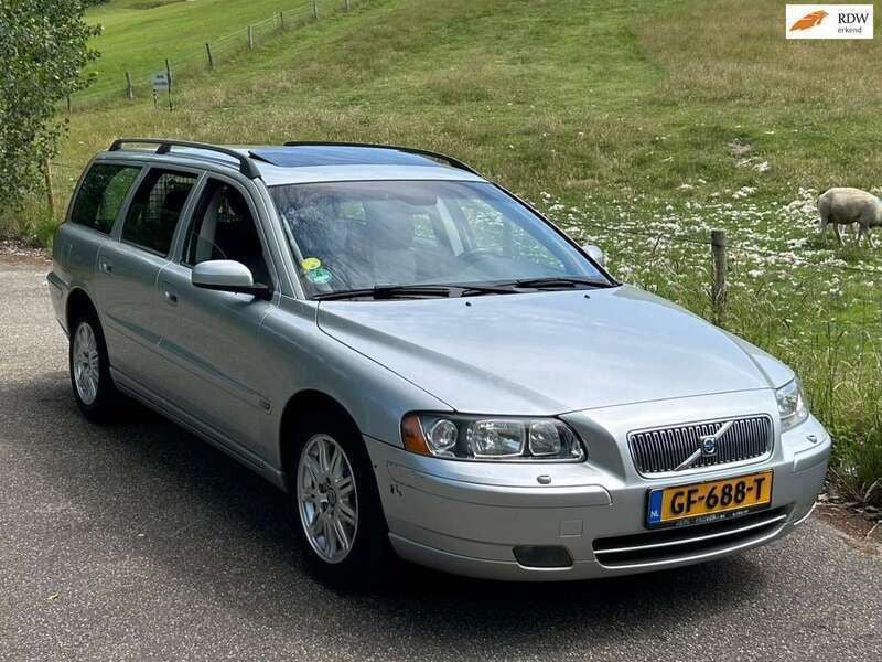 Grijs, metallic lak Gebruikt 2005 Volvo V70 Ocean Race Stationwagen | € 5.995 (Iets duurder) - Afbeelding 1/4