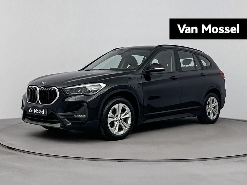 Zwart Gebruikt 2021 BMW X1 Executive SUV | € 27.400 (Eerlijke prijs) - Afbeelding 1/4