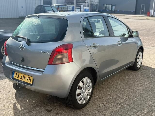 Occasion Toyota Yaris Sol 87 PK (63 kW) 2007 Grijs Hatchback