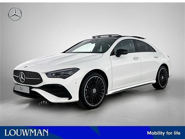 Wit Nieuw 2025 Mercedes CLA250 Advanced Sedan | € 55.924 - Afbeelding 1/4