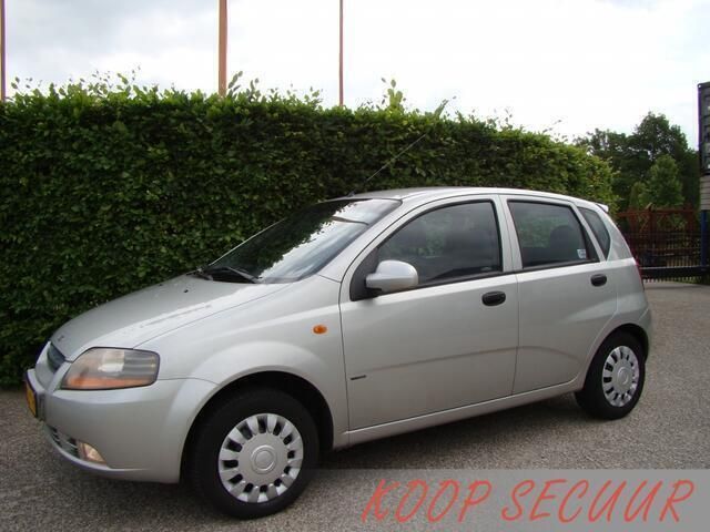 Grijs Gebruikt 2003 Chevrolet Kalos Hatchback | € 999 (Eerlijke prijs) - Afbeelding 1/4