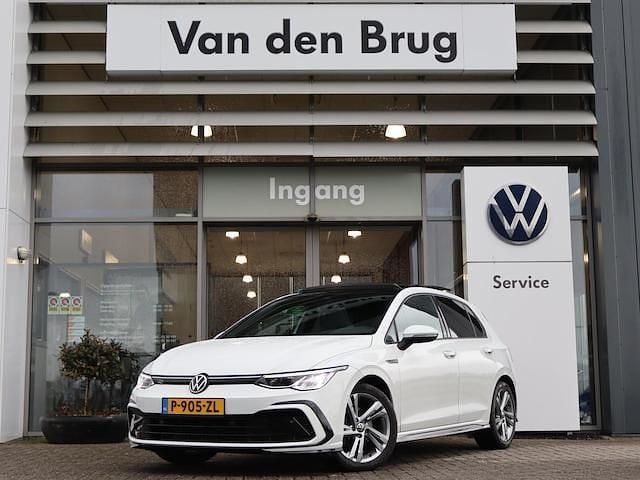 Occasion VW Golf VIII Business+ 131 PK (96 kW) 2022 Wit Hatchback