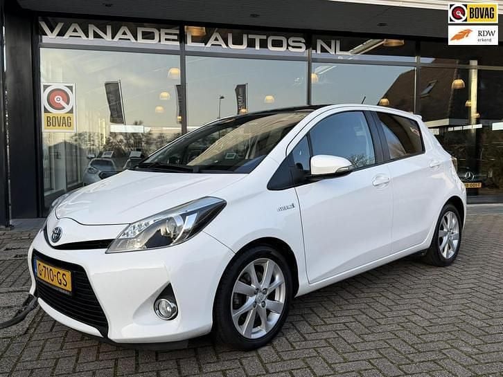 Wit Occasion 2014 Toyota Yaris Hatchback | € 9.749 (Eerlijke prijs) - Afbeelding 1/4