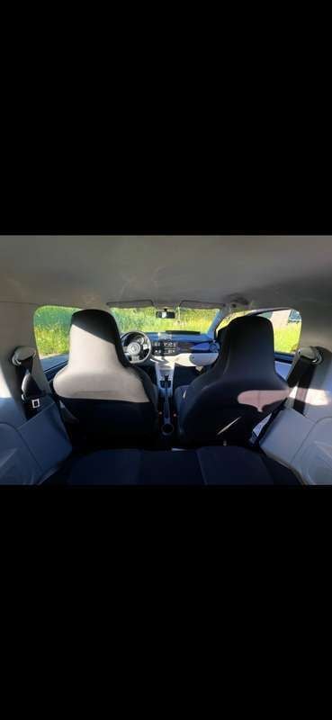 Zwart Gebruikt 2016 VW up! Move Hatchback | € 5.599 (Eerlijke prijs) - Afbeelding 1/4