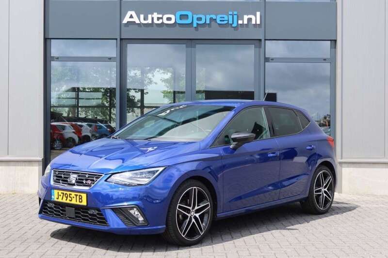 Blauw Gebruikt 2020 Seat Ibiza FR Hatchback | € 16.795 (Iets duurder) - Afbeelding 1/4